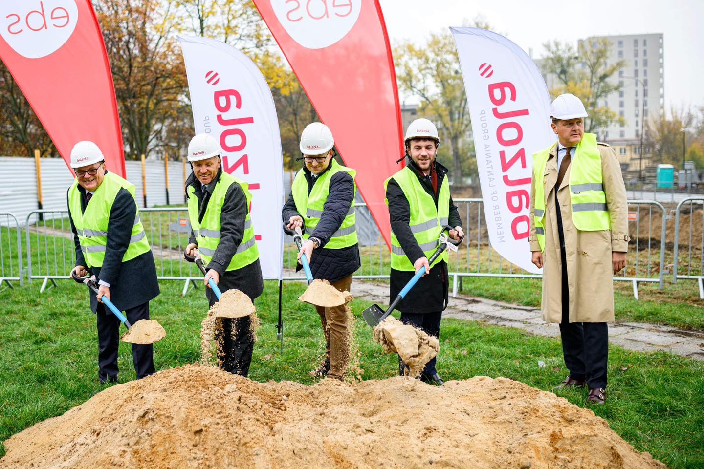 Wbito pierwszą łopatę pod budowę nowej siedziby Sądu Rejonowego dla Łodzi Bałuty i Polesia oraz Sądu Rejonowego dla Łodzi Śródmieścia_Balzola Polska i EBS BUD