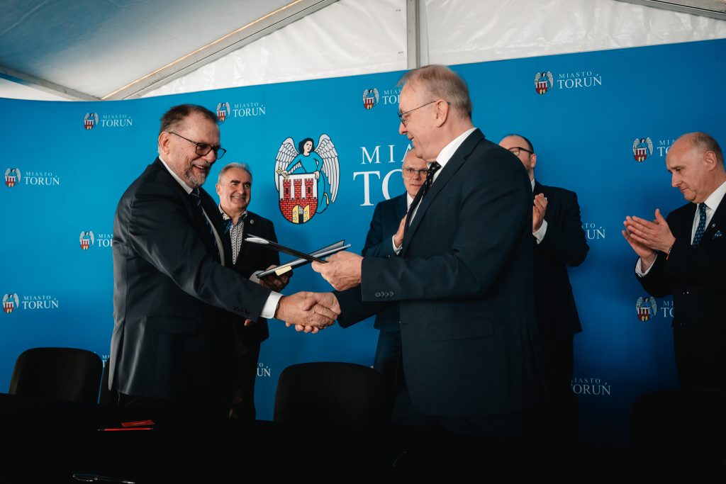 Podpisanie umowy na rozbudowę OIlsztyńskiej w Toruniu_Balzola Polska