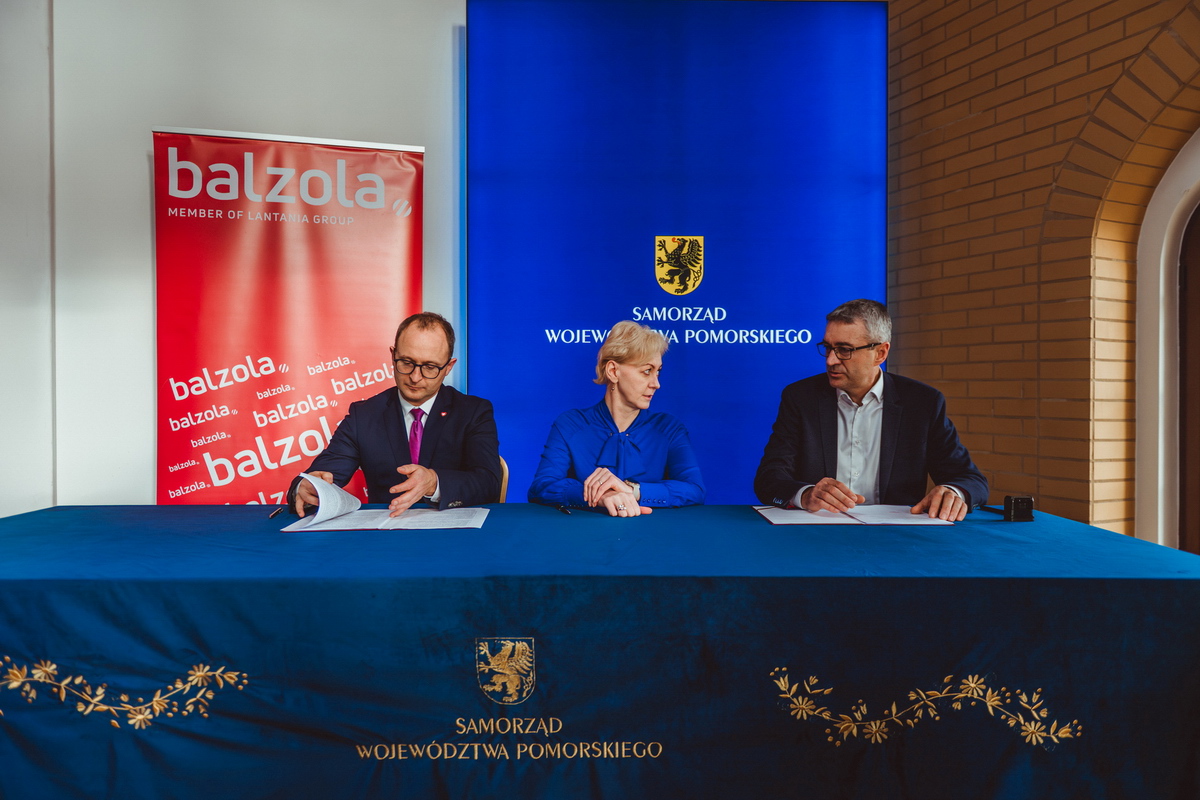 Balzola_podpisanie Umowy z Pomorskim Urzędem Marszałkowskim w Gdańsku (4) Balzola_podpisanie Umowy z Pomorskim Urzędem Marszałkowskim w Gdańsku (4)