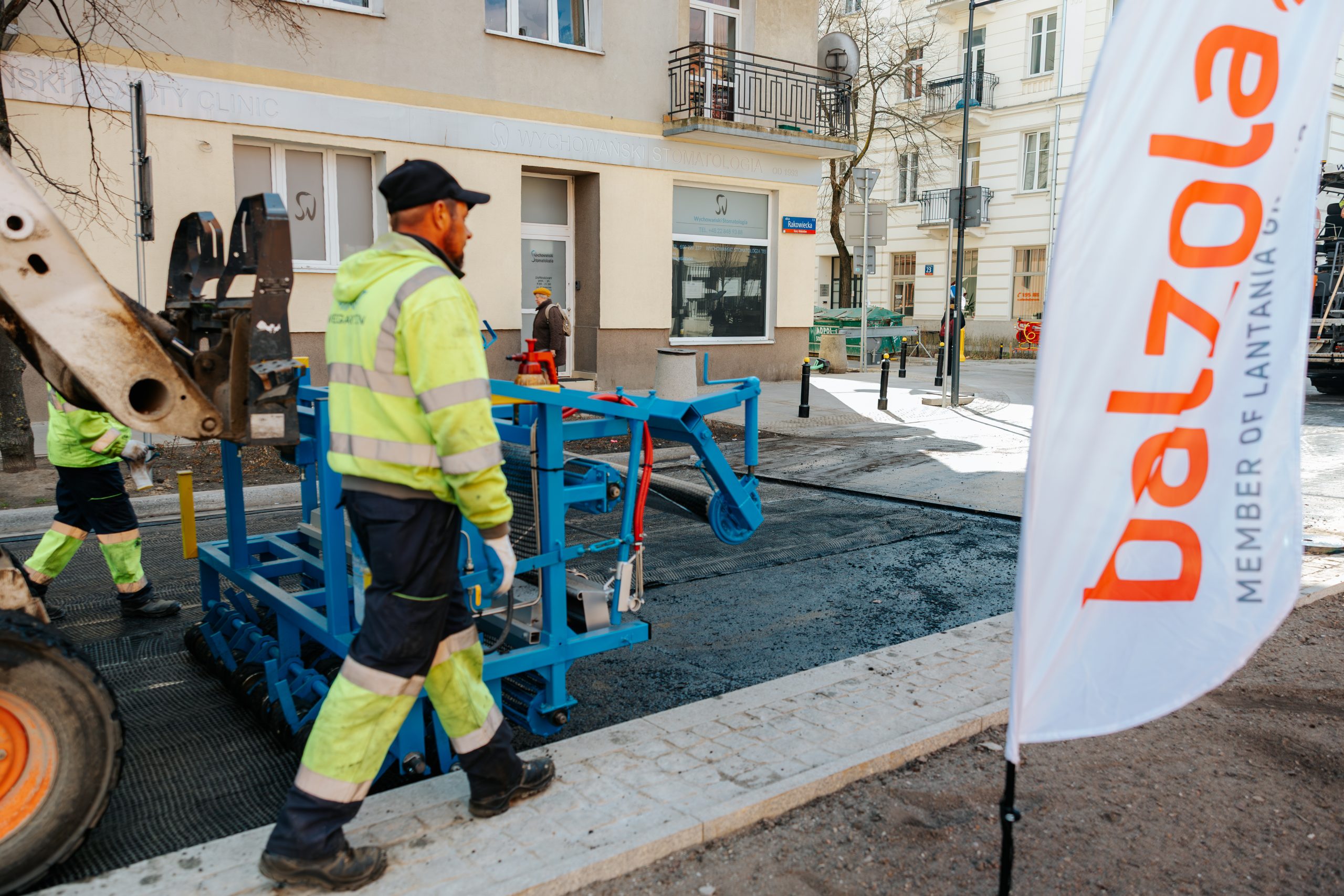 Ostatnie asfaltowanie na Rakowieckiej_Balzola Polska_02